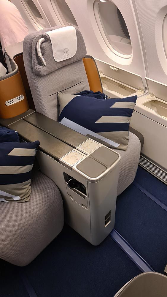 Sitz: Collins Diamond Parallel in der Business Class im Lufthansa A380