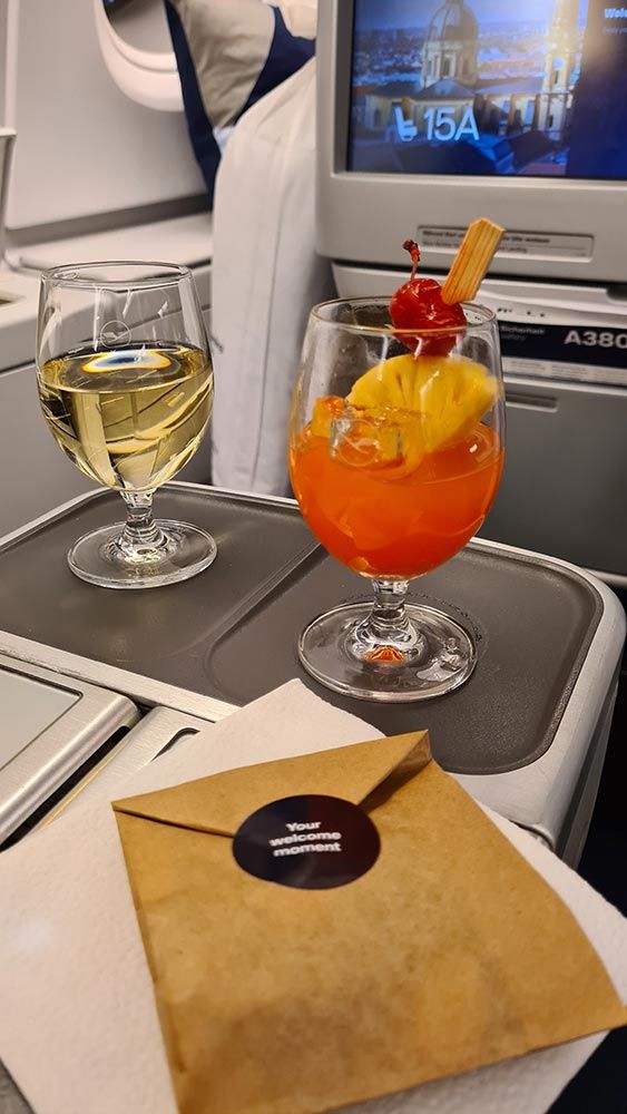 Welcome Drinks im Lufthansa A380 Business Class