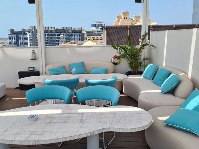Lounge im Radisson Beach Resort Palm Jumeirah in Dubai
