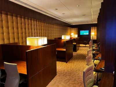 Business Center in der Emirates First Class Lounge Dubai
