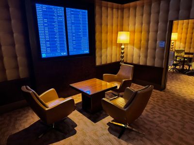 Sitzecke in der Emirates First Class Lounge Dubai