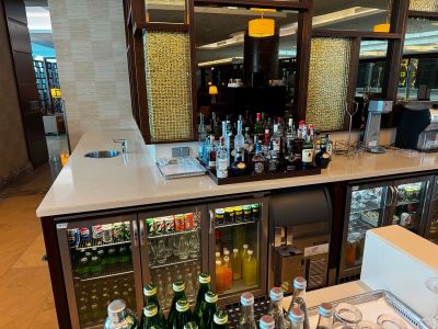 Emirates First Class Lounge in Dubai - Bar