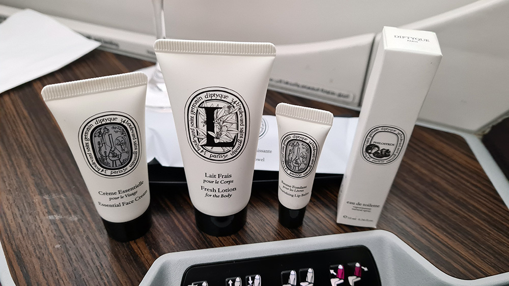 Inhalt des Amenity Kits in der Qatar Airways Business Class